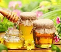 Від зморшок врятує домашній масаж медом