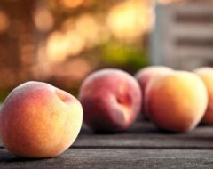 Чим корисні персики для здоров'я