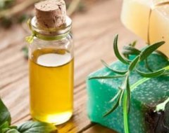 6 способів використання олії коріандру для догляду за шкірою