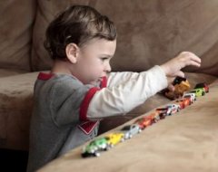 Догляд за хворою на аутизм дитиною