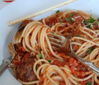 Спагеті з фрикадельками