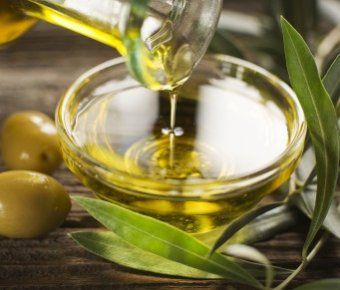 Оливкова і обліпихова олія проти лупи