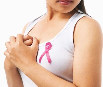 Перші симптоми і лікування раку грудей
