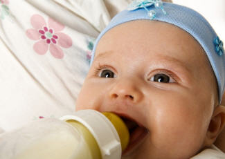 Козяче молоко для немовляти: за і проти