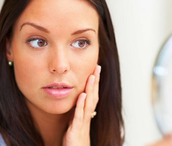 Почервоніння на обличчі: у чому причини шкірного роздратування