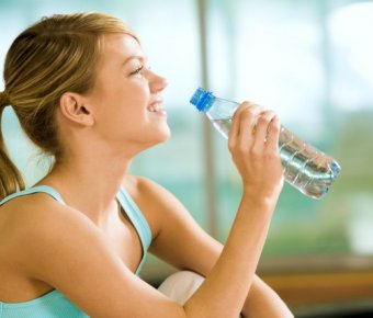 Скільки потрібно пити води, щоб схуднути 