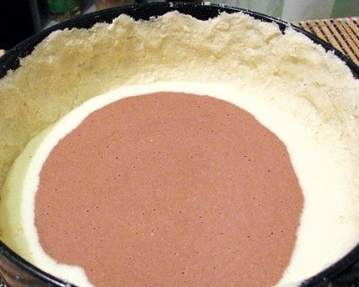 Пісочний пиріг з вишнею та сиром