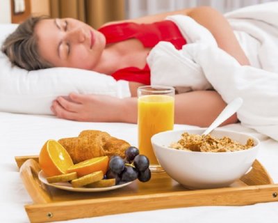 Які продукти допоможуть правильно і корисно виспатися?
