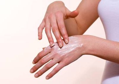 Як уберегти руки від зморшок і пігментних плям