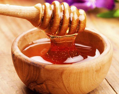 Бджолиний мед: корисні властивості меду
