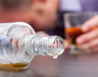 Алкогольна залежність - лікування і поради