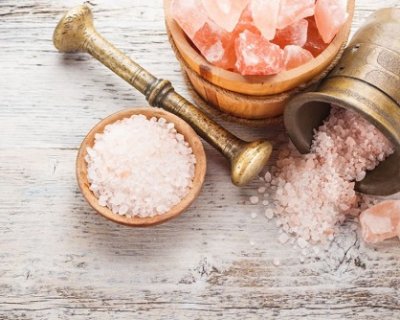 Лікує чи калічить? 7 невідомих фактів про рожеву гімалайську сіль