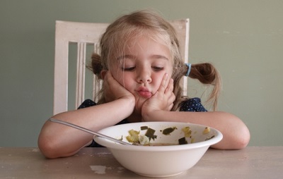 Як пояснити дитині: чому потрібно їсти кашу і суп?