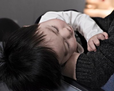 Висока температура у дитини без симптомів: що робити батькам