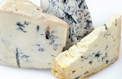 Привіт з Франції: користь і шкода сиру з пліснявою (і за що ми його так любимо)