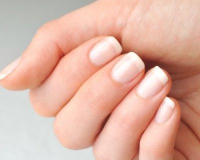 Чим харчуватися, щоб нігті були рівними і здоровими?