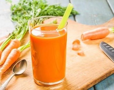 Низький холестерин, хороший зір і ще 7 корисних властивостей морквяного соку