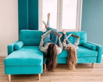 5 причин, чому валятися на дивані корисно для здоров'я