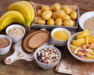 Як скласти раціон з білків, жирів, вуглеводів: правильні поєднання та продукти