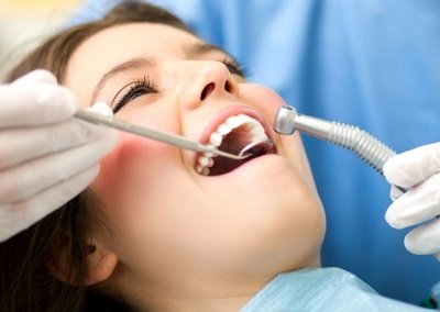6 стоматологічних процедур, з якими потрібно бути акуратнішими