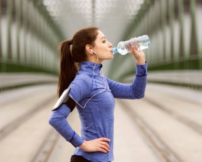 Як підготуватися до літа правильно: споживання води під час тренувань